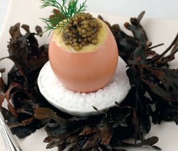 Soft-boiled eggs with caviar - Italian recipes by GialloZafferano